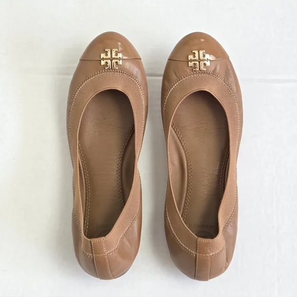 TORY BURCH Jolie Beige Patent Leather Cap-toe Gold Logo Ballet Flats Sz 6.5 M - Picture 9 of 14